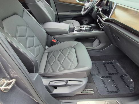 Used 2025 Volkswagen Atlas SE FWD image 32