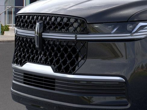 New 2026 Lincoln Navigator L Reserve w/ Jet Appearance Package AWD/4WD image 17