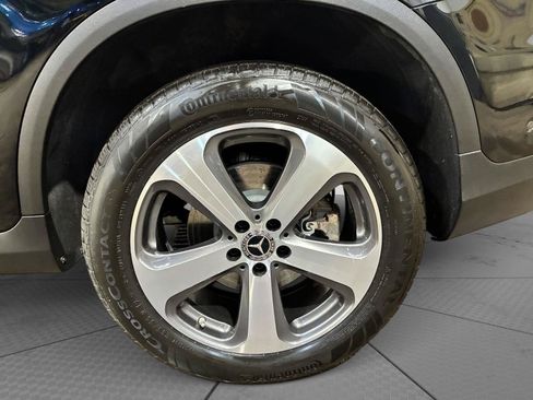 Used 2022 Mercedes-Benz GLC 300 4MATIC image 3