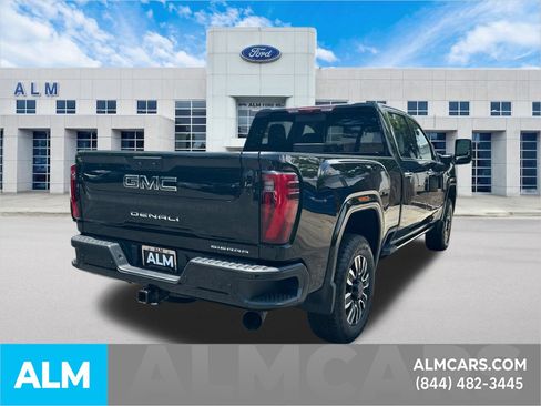 Used 2024 GMC Sierra 2500 Denali Ultimate AWD/4WD image 5