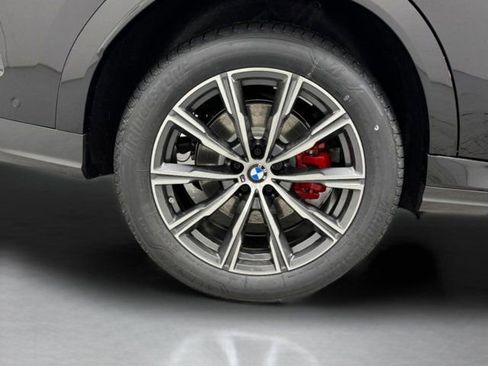 New 2026 BMW X6 xDrive40i w/ Executive Package image 9