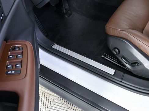 Used 2025 Volvo V60 B5 Cross Country Plus image 9