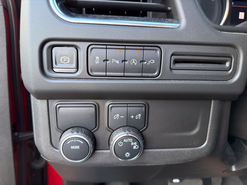 Used 2021 Chevrolet Suburban LT w/ Rear Media and Nav Package RWD image 21