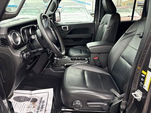 Used 2020 Jeep Wrangler Unlimited Sahara image 8