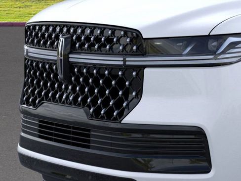 New 2025 Lincoln Navigator L Black Label image 17