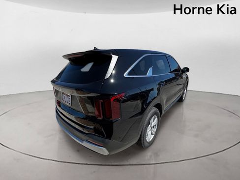 New 2026 Kia Sorento LX FWD image 4