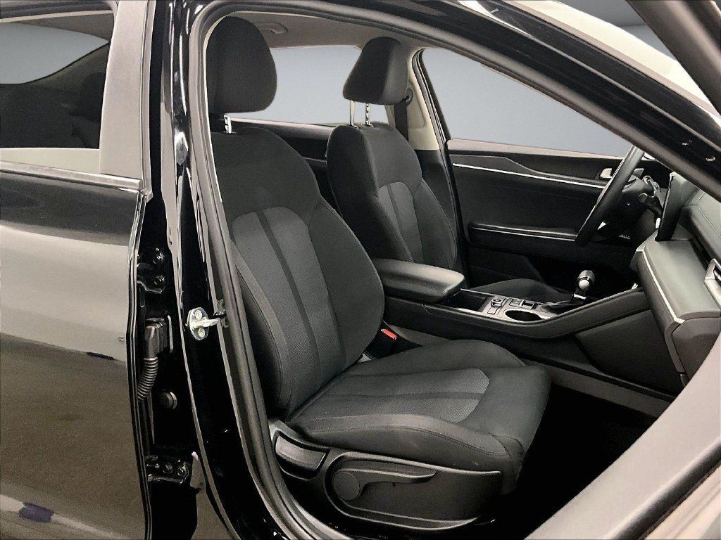 Used 2022 Kia K5 LXS FWD image 29