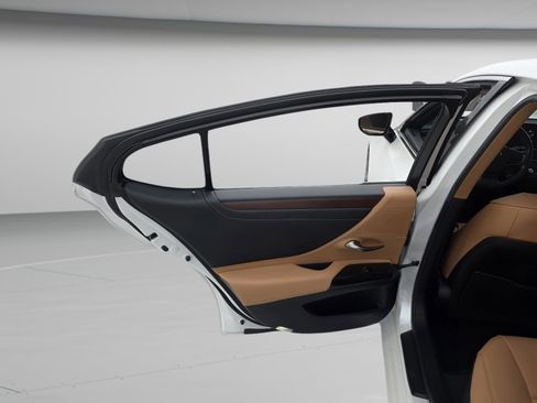 Used 2023 Lexus ES 350 w/ Premium Package image 20