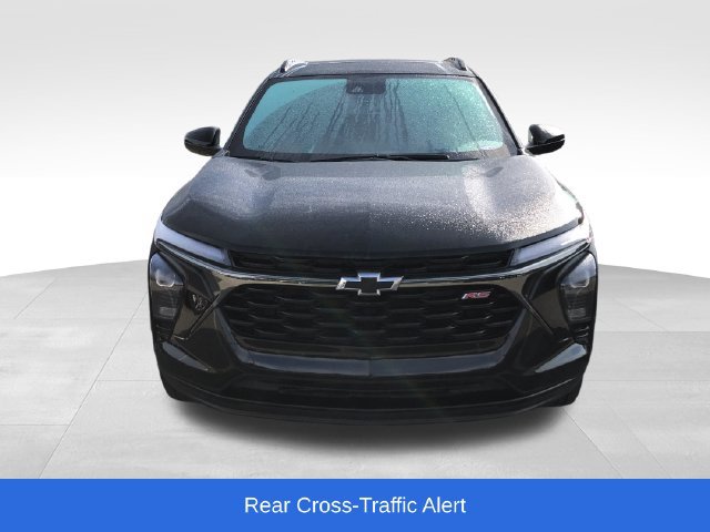 Used 2025 Chevrolet Trax RS w/ Sunroof Package FWD image 8