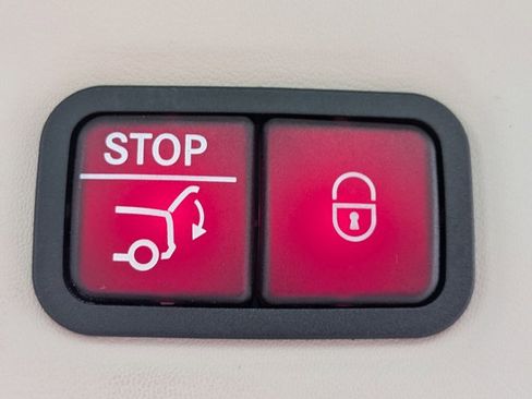 Used 2024 Mercedes-Benz Maybach GLS 600 4MATIC image 17