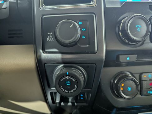 Used 2016 Ford F150 Lariat w/ Equipment Group 501A Mid image 21