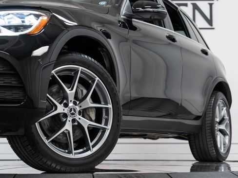 Certified 2022 Mercedes-Benz GLC 300 4MATIC w/ AMG Line image 27