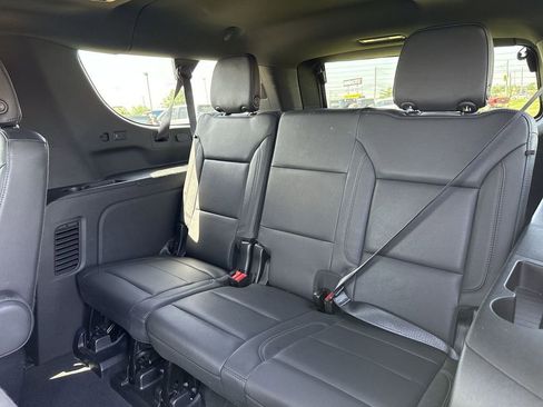 Used 2023 Chevrolet Suburban Z71 w/ Z71 Off-Road Package AWD/4WD image 20
