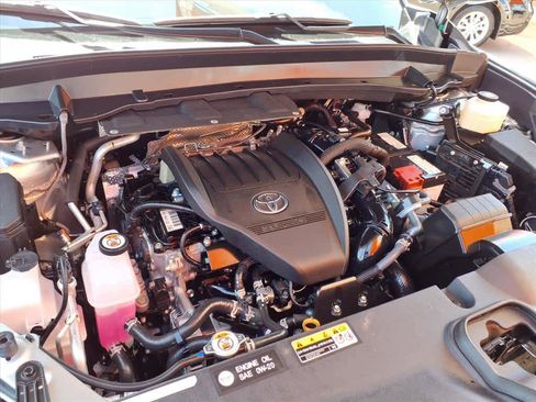 Certified 2025 Toyota Grand Highlander FWD image 25
