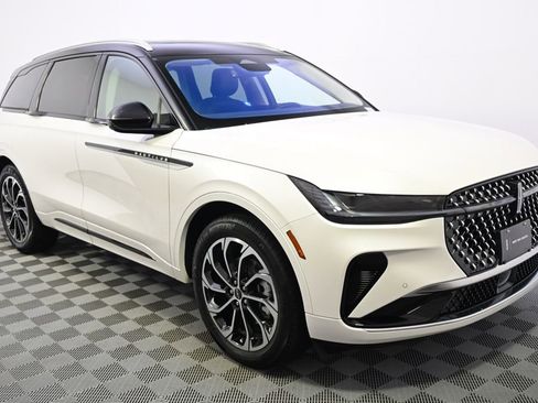 New 2026 Lincoln Nautilus Reserve AWD/4WD image 8
