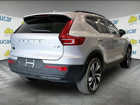 Used 2025 Volvo XC40 B5 Plus image 7