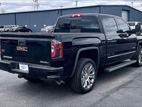 Used 2017 GMC Sierra 1500 Denali w/ Denali Ultimate Package AWD/4WD image 9
