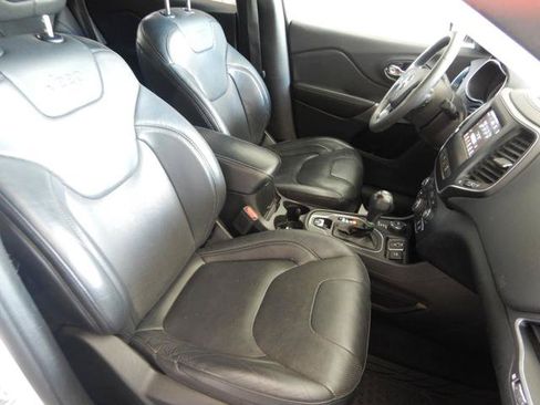 Used 2021 Jeep Cherokee Latitude Lux AWD/4WD image 8