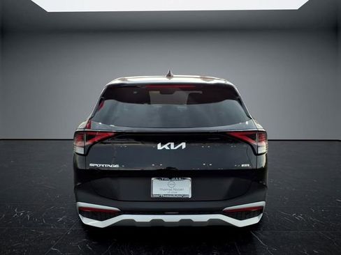 Used 2025 Kia Sportage LX AWD/4WD image 4