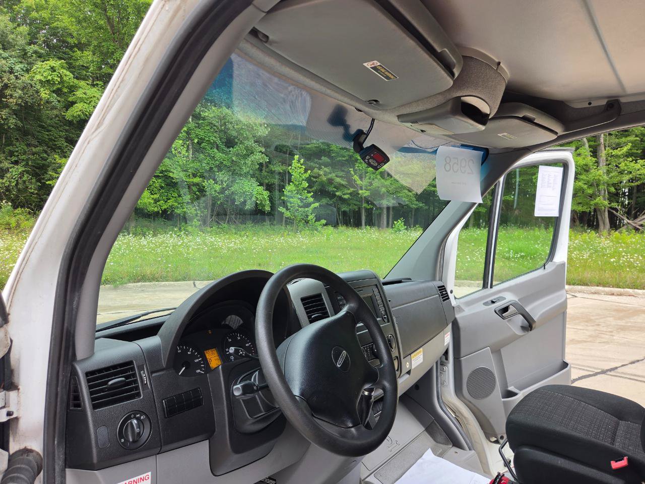 Used 2018 Freightliner Sprinter 3500 RWD image 23