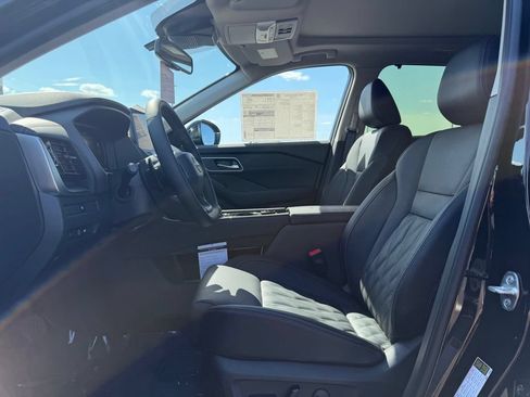 New 2026 Nissan Rogue Platinum AWD/4WD image 11