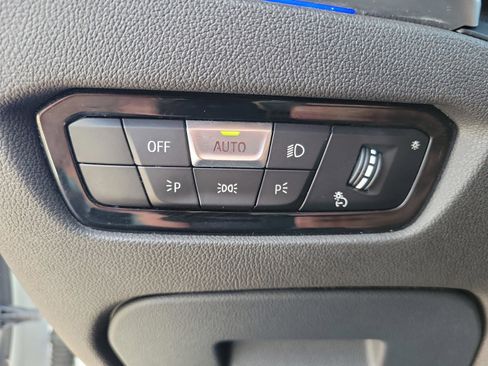 Used 2020 BMW 330i Sedan w/ Convenience Package image 17