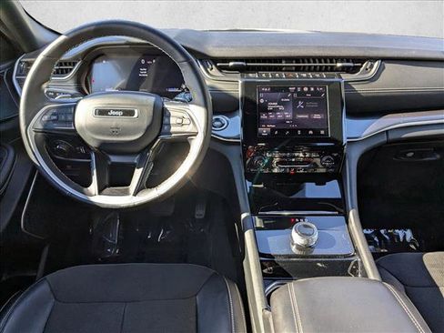 Used 2022 Jeep Grand Cherokee L Laredo image 18