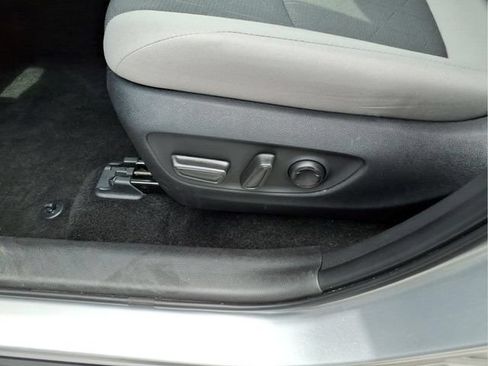Used 2025 Toyota RAV4 XLE w/ Convenience Package FWD image 21