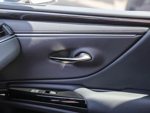 Used 2025 Lexus ES 350 FWD image 21