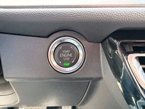 Used 2026 Chevrolet Traverse LT image 19