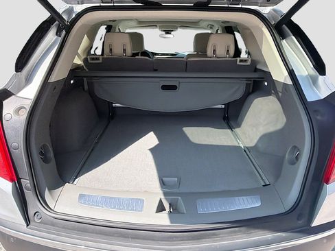 Used 2018 Cadillac XT5 Luxury w/ Driver Awareness Package image 12