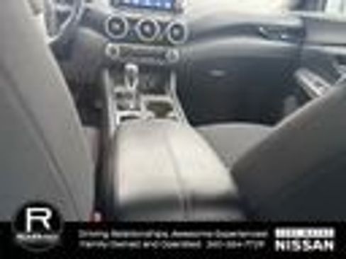 Used 2022 Nissan Sentra SV image 10