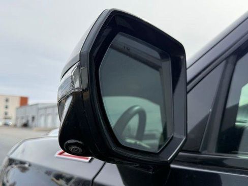 Used 2023 Chevrolet Suburban Z71 w/ Z71 Off-Road Package image 19