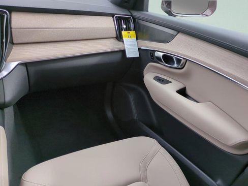 New 2026 Volvo XC90 B6 Plus image 15