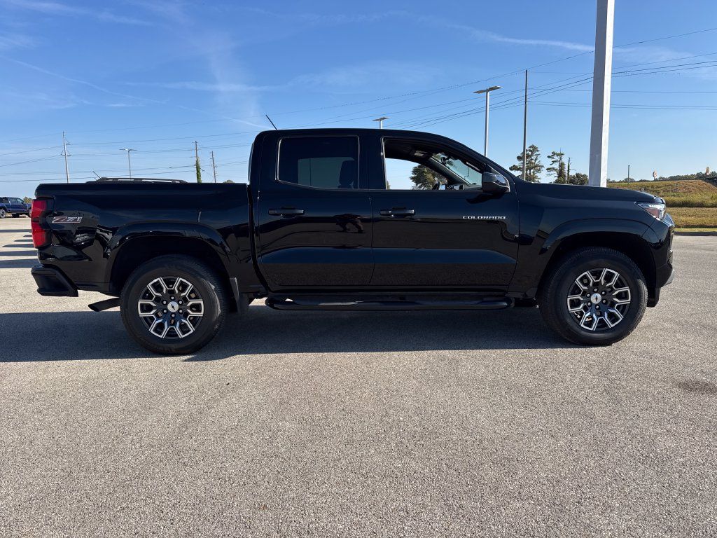 Used 2023 Chevrolet Colorado Z71 w/ Advanced Trailering Package AWD/4WD image 7