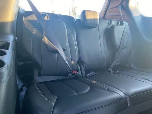 New 2026 Chrysler Pacifica Select image 13