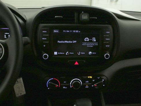 Used 2023 Kia Soul LX w/ LX Technology Package FWD image 18