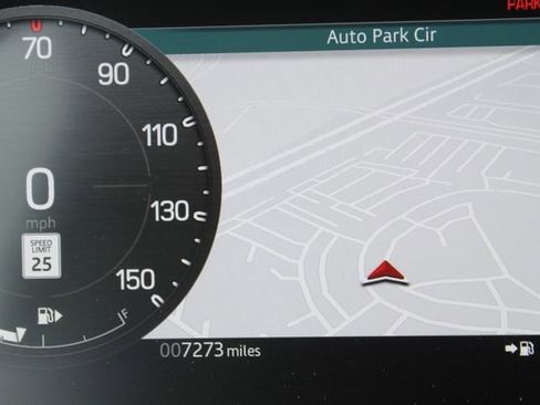 Used 2024 Land Rover Defender 110 SE image 17