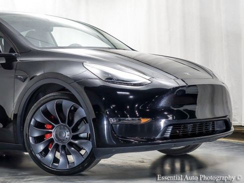 Used 2024 Tesla Model Y Performance AWD/4WD image 2