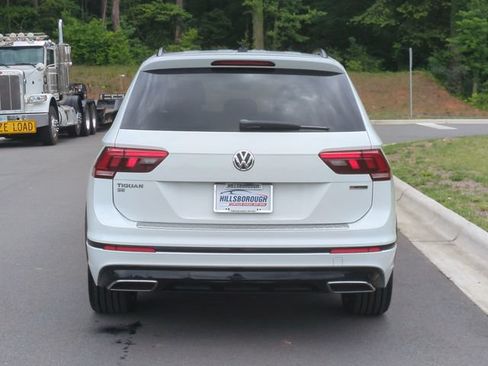 Used 2021 Volkswagen Tiguan SE AWD/4WD image 12