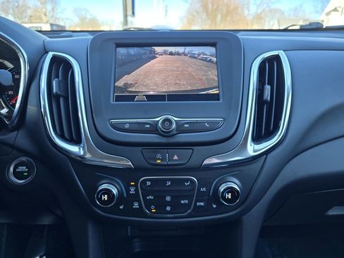 Used 2022 Chevrolet Equinox LT image 36