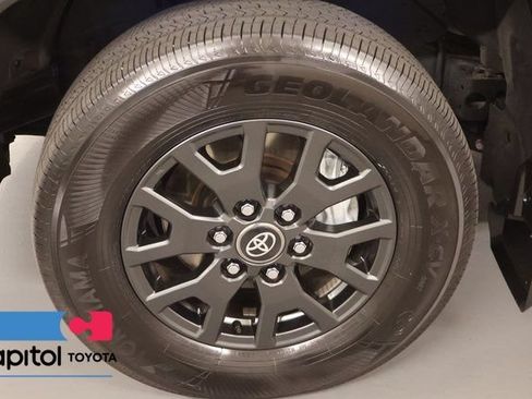 Certified 2025 Toyota 4Runner SR5 AWD/4WD image 8