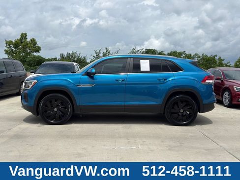 Used 2024 Volkswagen Atlas Cross Sport SE FWD image 9