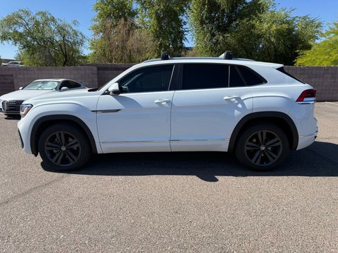 Used 2021 Volkswagen Atlas Cross Sport SE w/ V6 Towing Package FWD image 8