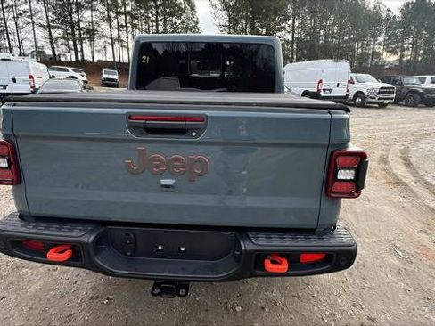 Certified 2024 Jeep Gladiator Mojave image 9