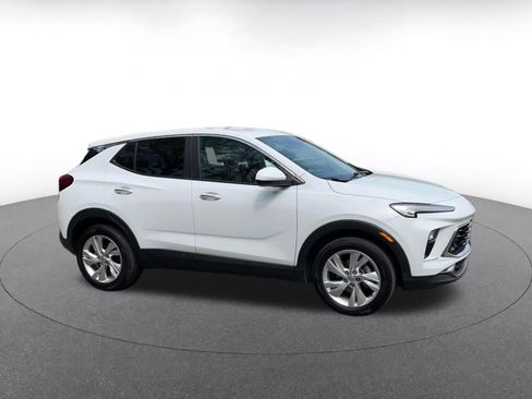 Used 2025 Buick Encore GX Preferred FWD image 2