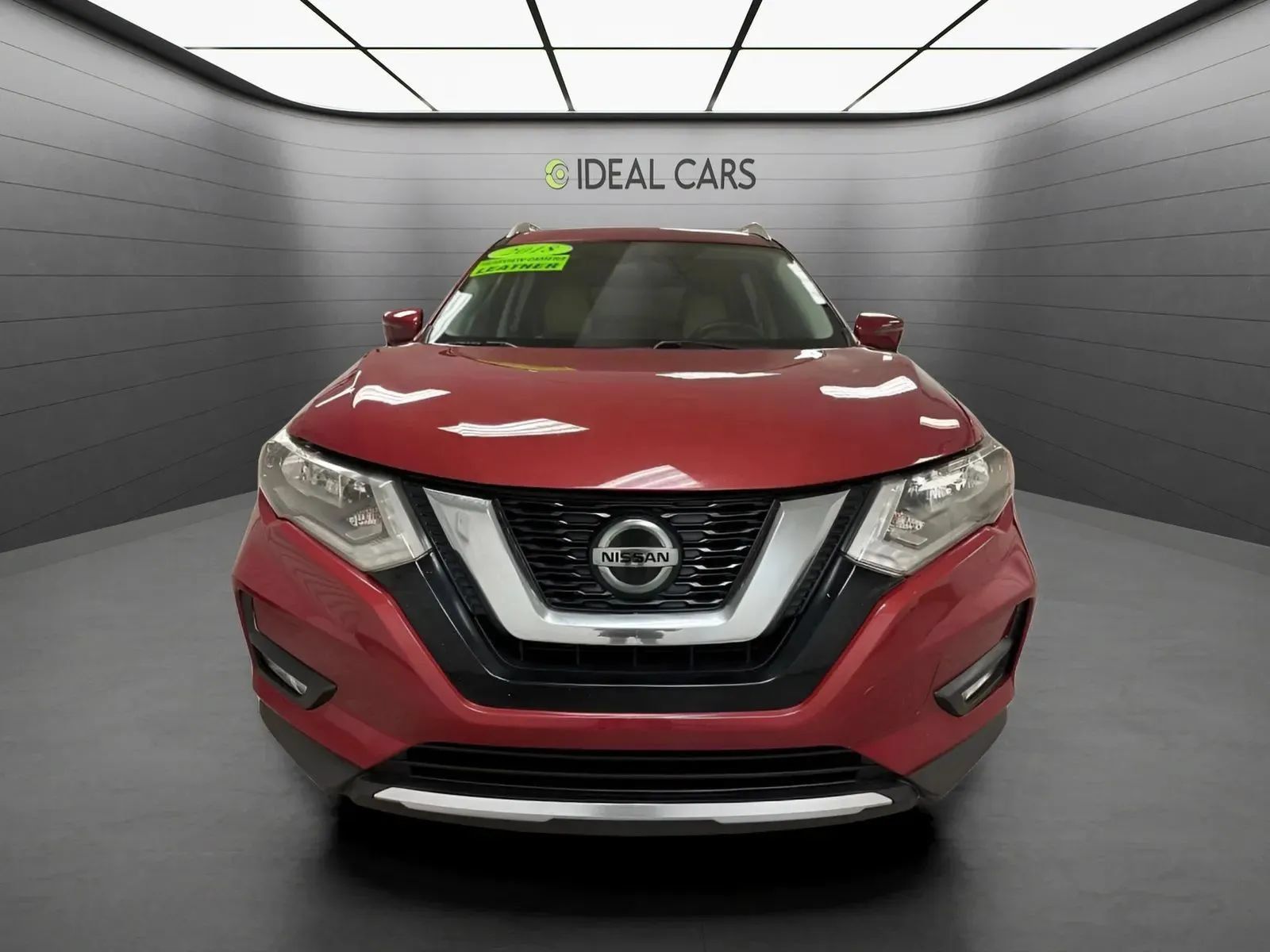 Used 2018 Nissan Rogue SV w/ Premium Package FWD image 2