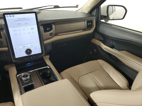 Used 2023 Ford Expedition Limited RWD image 18