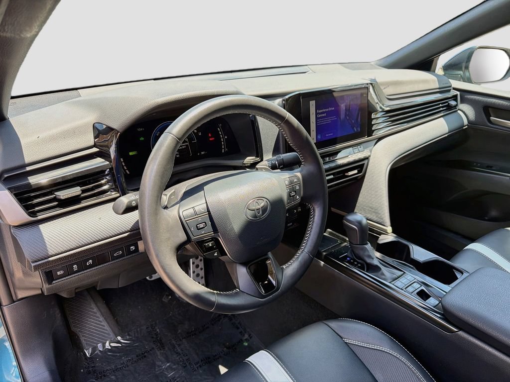 Used 2025 Toyota Camry SE w/ Convenience Package AWD/4WD image 9