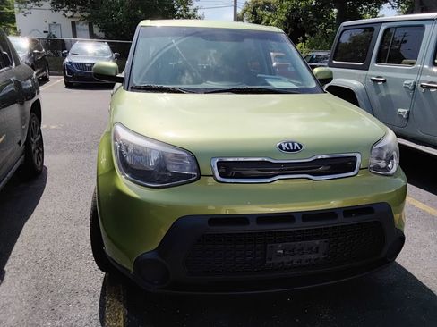 Used 2015 Kia Soul + w/ Audio Package FWD image 13